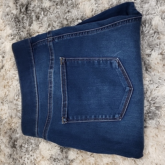 SONOMA WOMEN'S CAPRI PANTS JEANS SIZE 14 BLUE - Picture 10 of 11